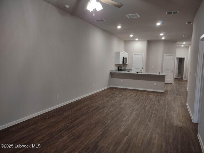 Building Photo - 2121 N Jayton Ave