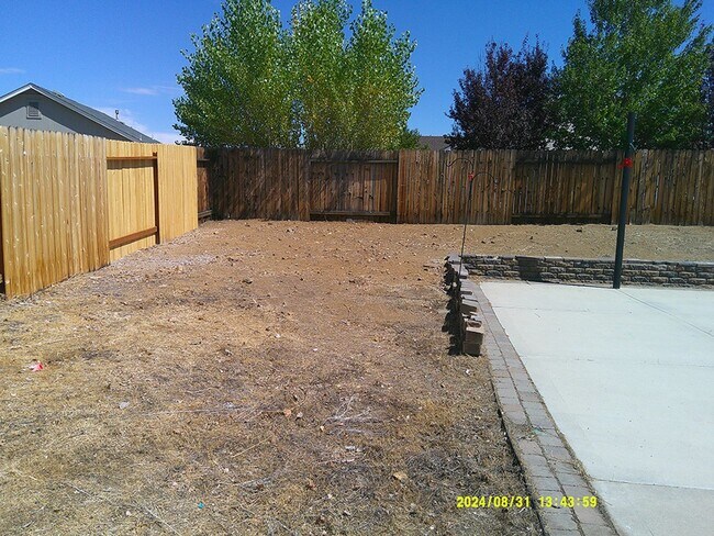 Building Photo - Newly Updated Single Story 4 BR + Office, 2.5 Bath and 3 Car