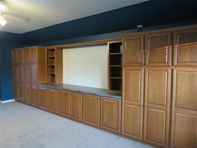 Building Photo - 7585 Ravenhill Dr