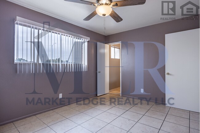 Building Photo - 5Bed/2Bath Home at 35th Ave/Cactus! $1799 ...