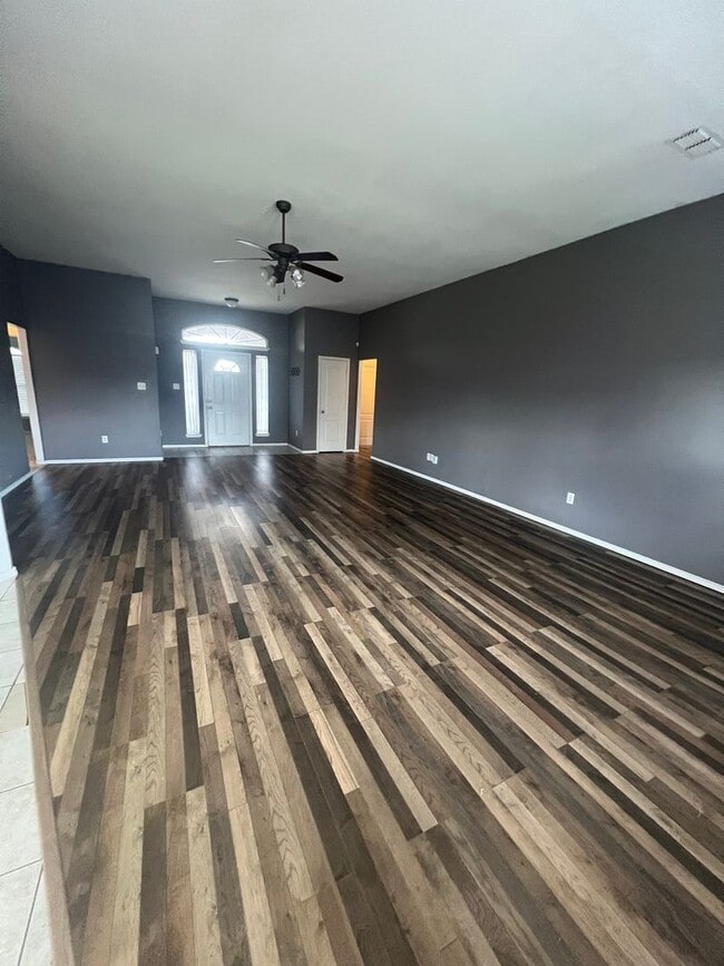 Building Photo - Super Home Near Dyess AFB