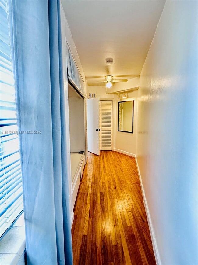 Building Photo - 1180 SW 22nd Terrace