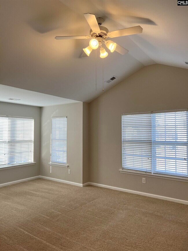Building Photo - 211 Pinebluff Ct