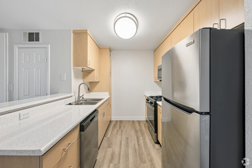 3BR, 2BA - 1100SF - Kitchen - San Gabriel Villa