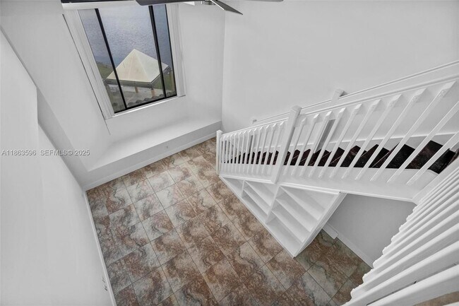 Building Photo - 15549 N Miami Lakeway