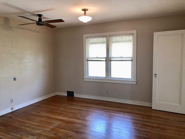 Building Photo - Charming North Hill Home with Beautiful Landscaping and Water Included!