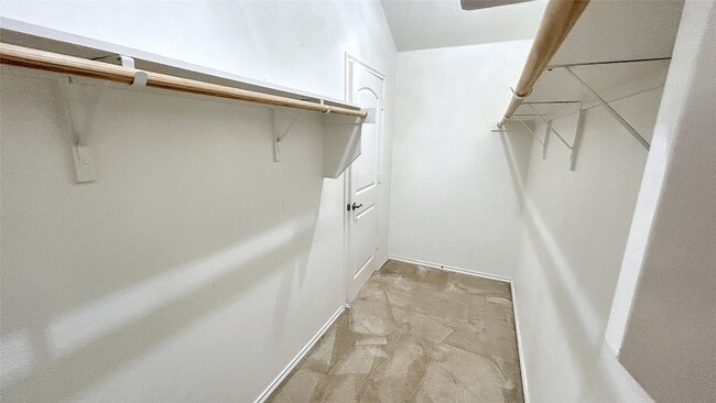 Building Photo - 609 Rain Lily Dr