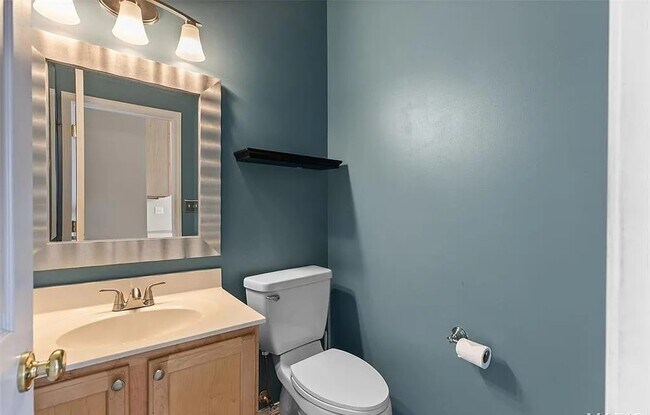Building Photo - 605 Thornridge Dr