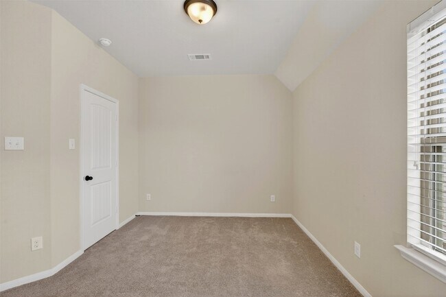 Building Photo - 25238 Birchwood Springs Ave
