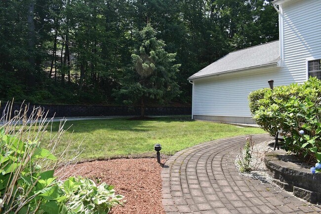 Building Photo - 51 Westview Rd