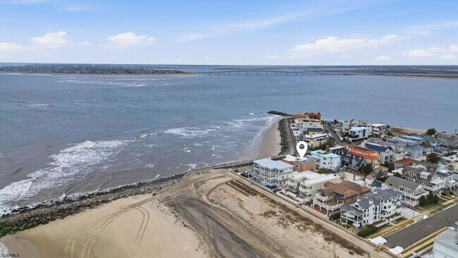 Building Photo - 119 S 11th Ave