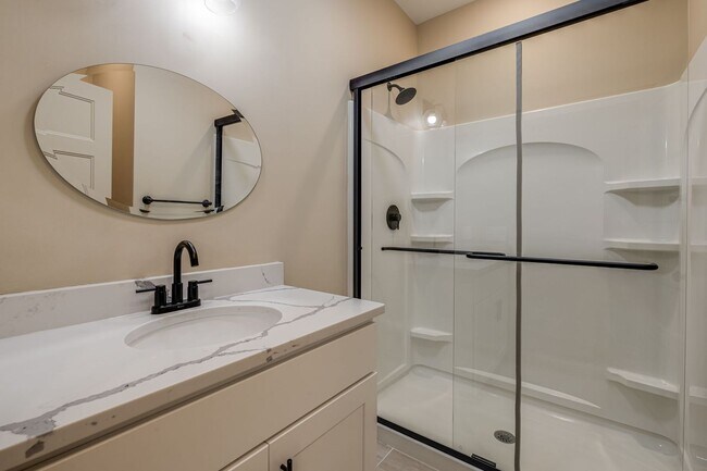 Building Photo - 40 Rangeley Dr