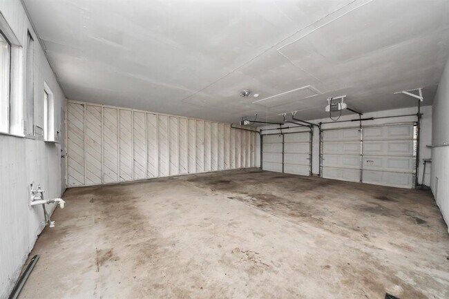 Building Photo - 3111 Tanglebriar Dr