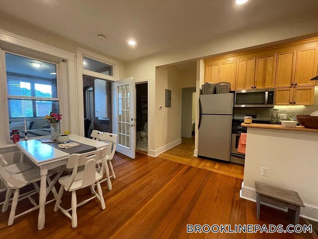 Building Photo - 191 Winthrop Rd