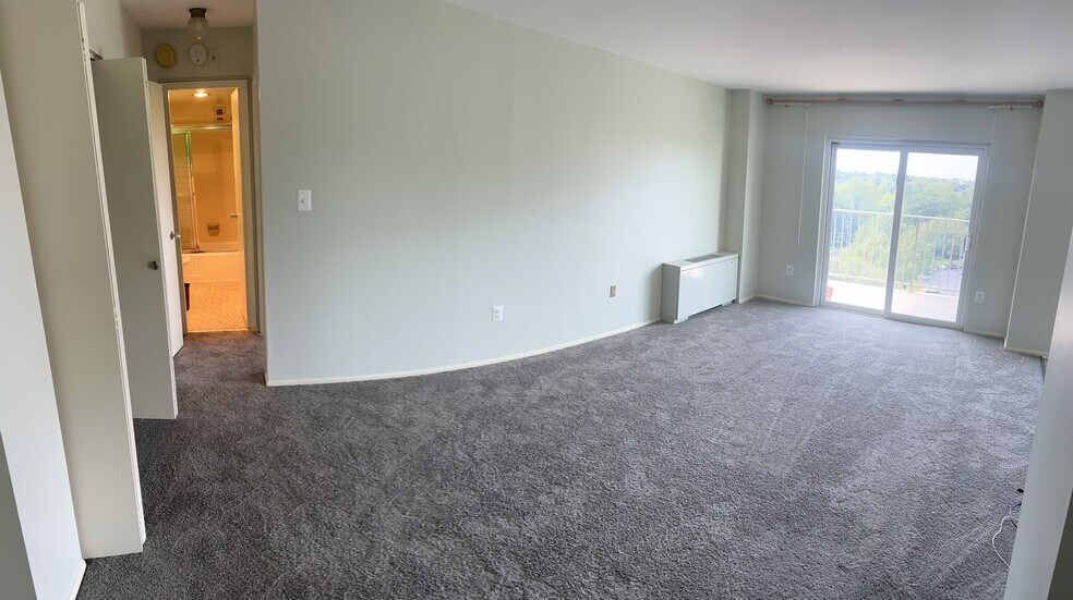 Building Photo - 1111 University Blvd W