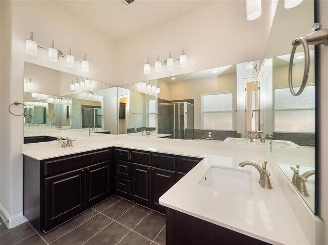Building Photo - 608 Cascada Lane