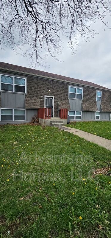 Building Photo - 744 N 70th St