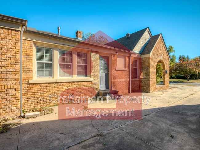 Building Photo - 2843 NW 18th St