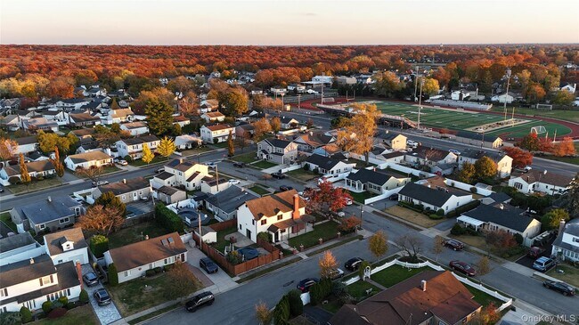 Building Photo - 8 Pearl St