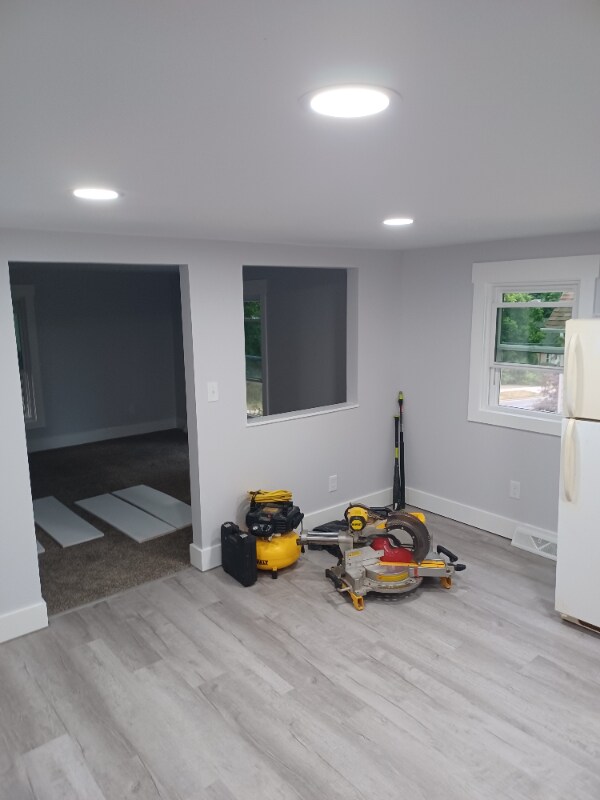 Building Photo - 317 W Main St