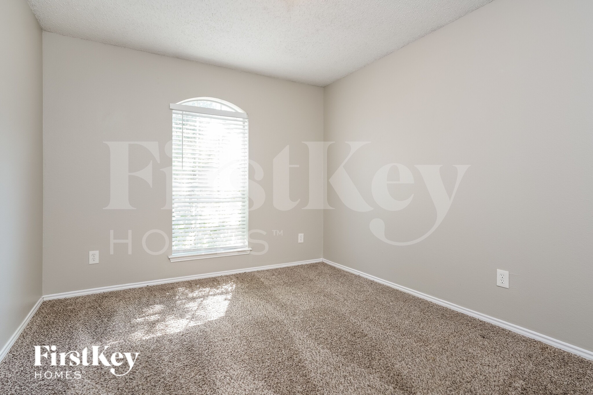 Building Photo - 8128 Modesto Dr