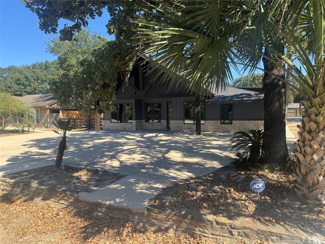 Building Photo - 12518 Mile Dr