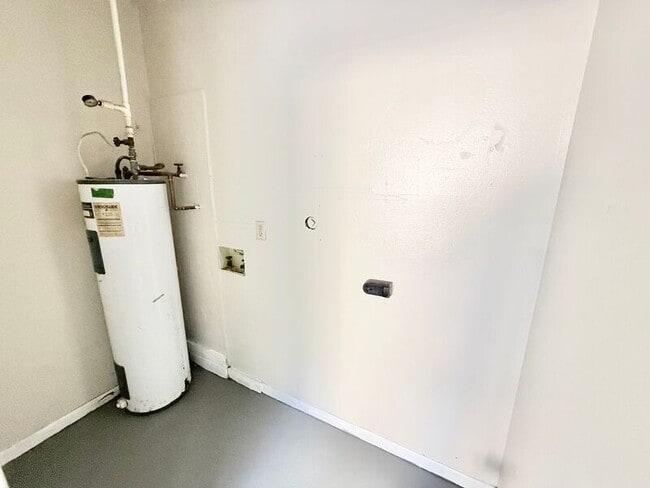 Building Photo - 9307 Mabel St