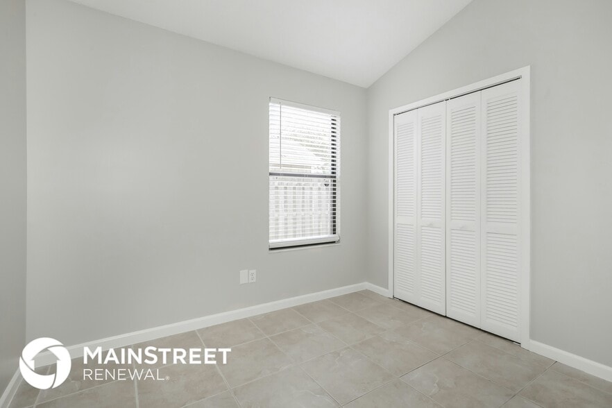 Building Photo - 9847 Paddlewheel Dr W