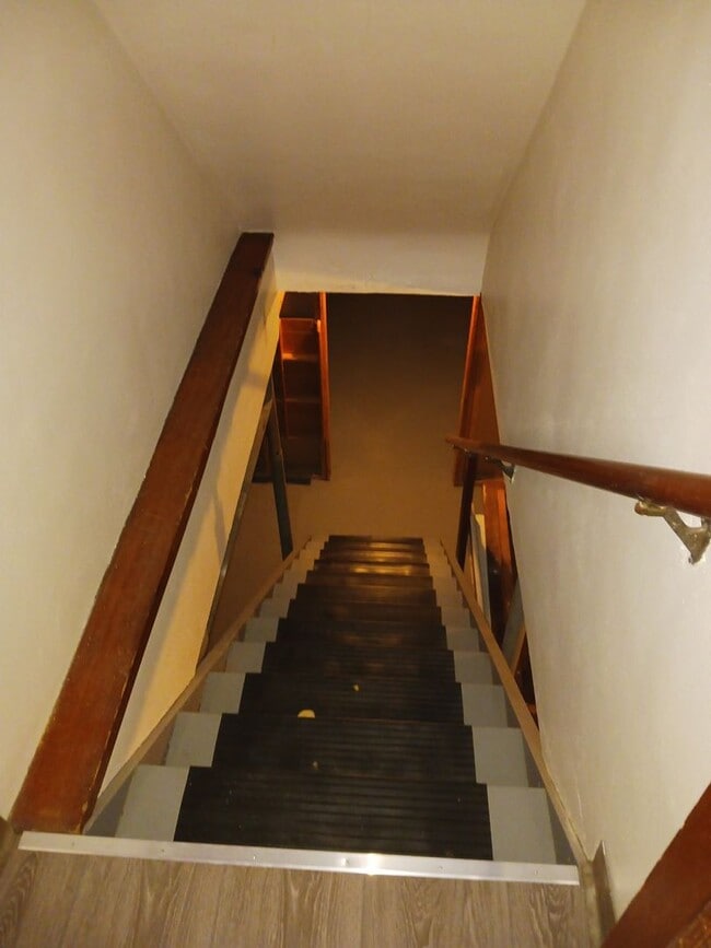 Building Photo - Beautiful 2 bed 2 bath home with large lot...