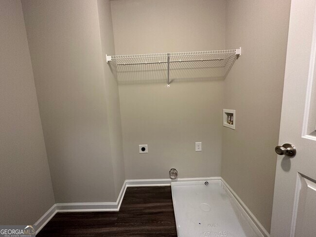 Building Photo - 24 Mill Stream Ct
