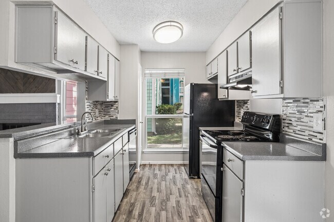 Interior Photo - Boardwalk at Windcrest
