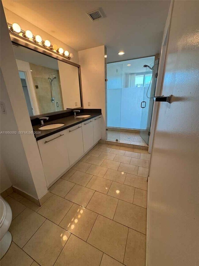 Building Photo - 90 SW 3rd St