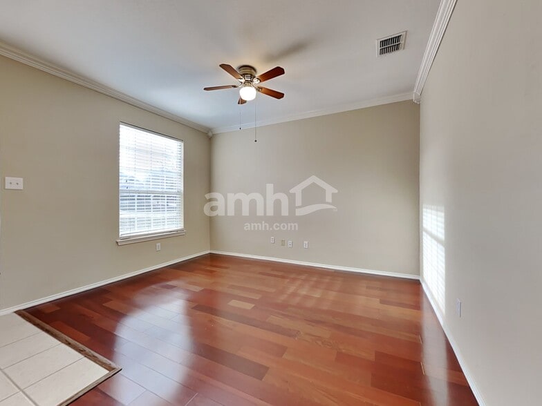 Building Photo - 1404 Blue Gill Ln