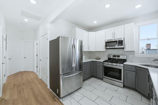 Building Photo - 23 Randolph Ave