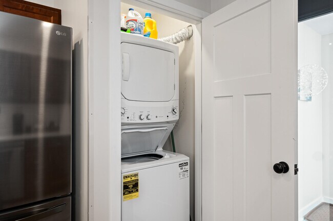 Building Photo - 80 W Geneva St