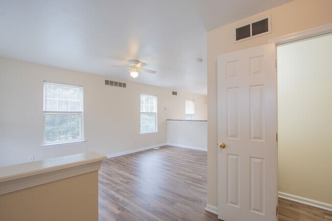Building Photo - 247 Academy Ln