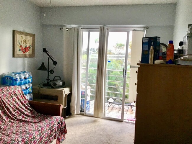 Building Photo - 84 Brighton B