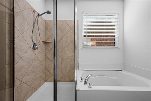 Building Photo - 2225 Barx Dr