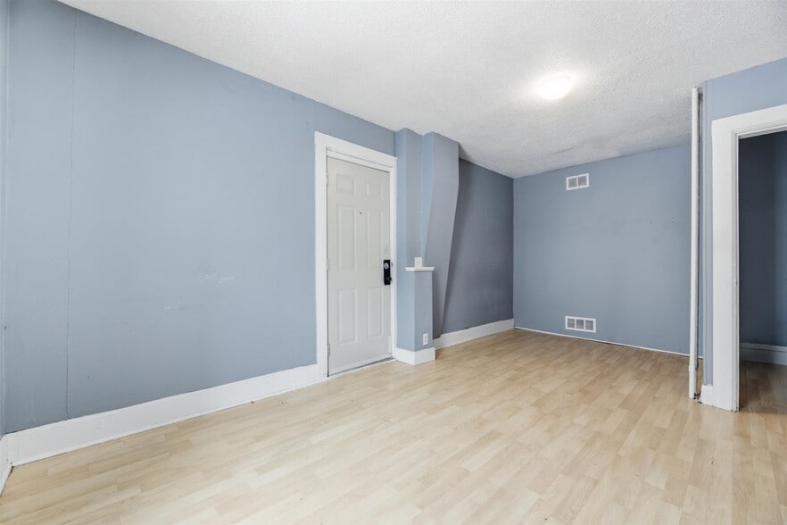 Building Photo - 516 5th Ave SE