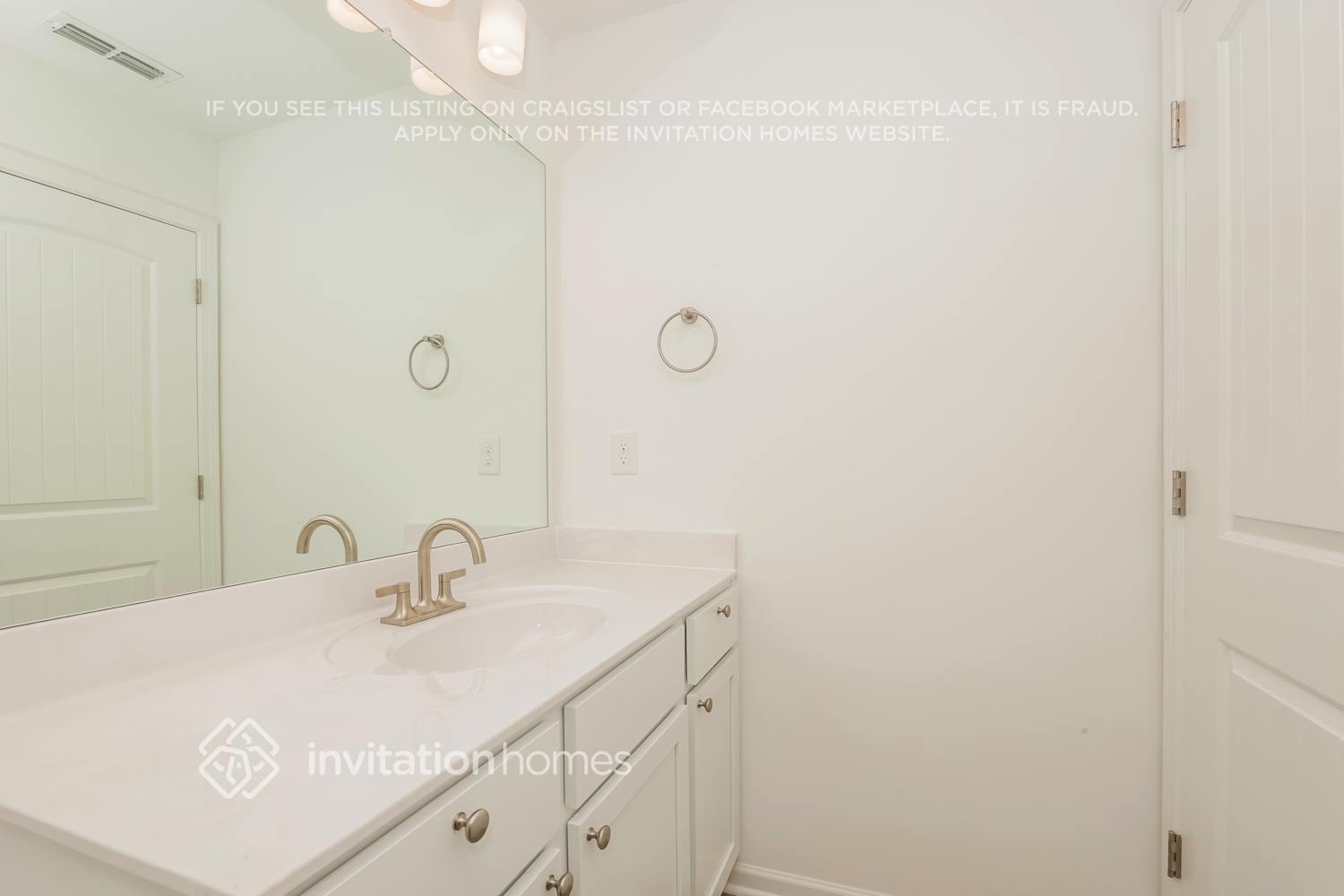 Building Photo - 3709 Marthinus Ln