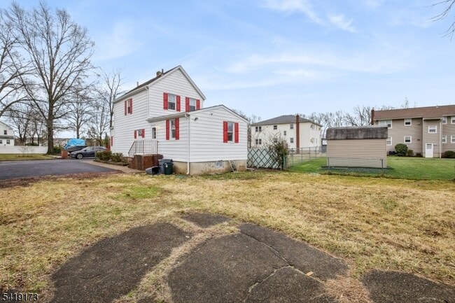 Building Photo - 13 William St