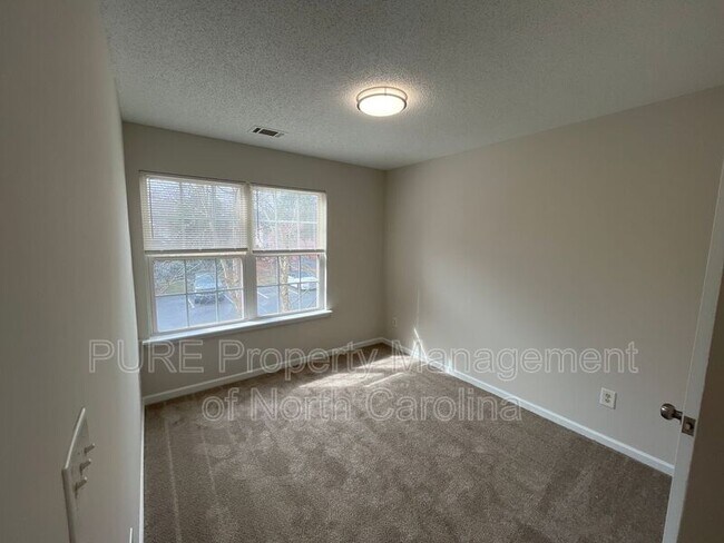 Building Photo - 5285 Ficus Tree Ln