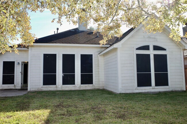 Building Photo - 1506 Rogers Lake Ln