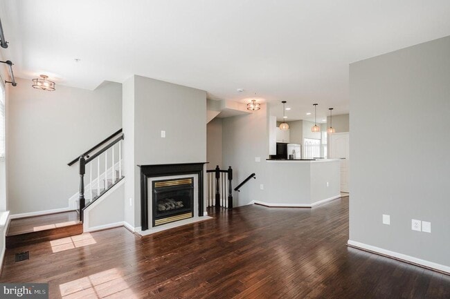 Building Photo - 557 Rhapsody Ct