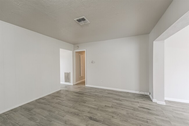 Building Photo - 15222 Wickbriar Dr