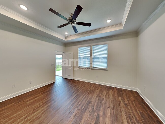 Building Photo - 42 Elcano Ln