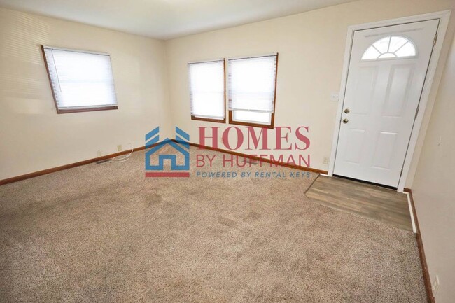 Building Photo - 1215-1215 Joan Ave