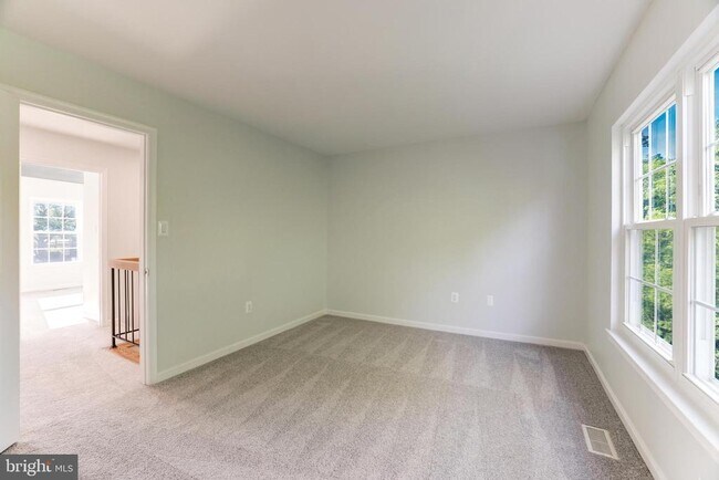Building Photo - 1883 Inglebrook Dr