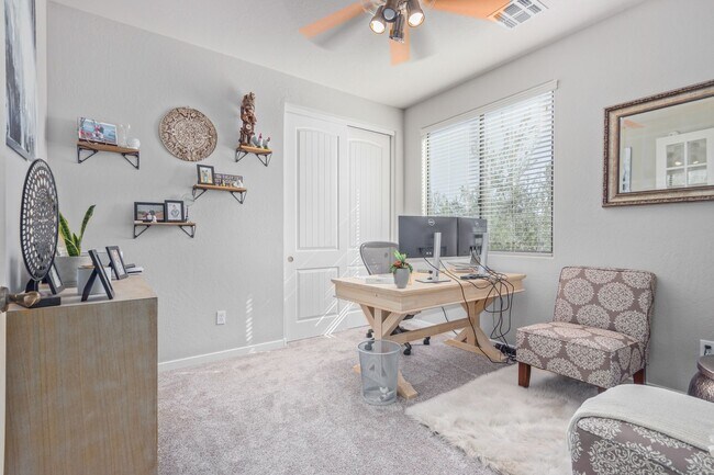 Building Photo - Beautiful Scottsdale townhome with perfect...