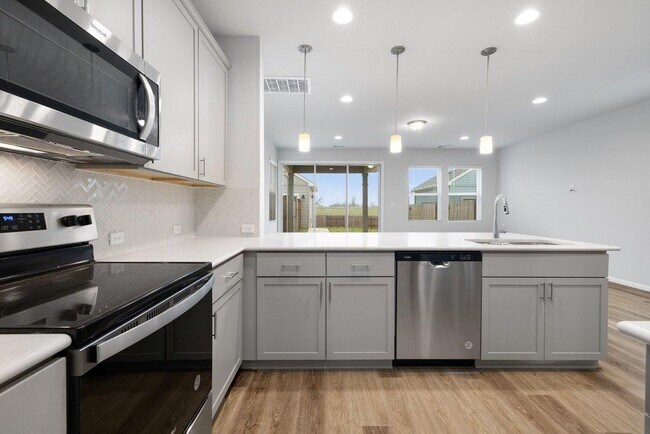 Building Photo - 303 Elm Br Trl